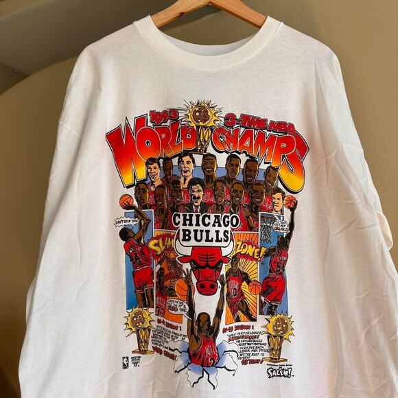 Vintage 1993 Chicago Bulls Shirt - Picture 2 of 8